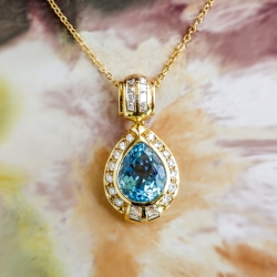 Vintage Aquamarine Diamond Pendant H.Stern Estate 1980's Aquamarine Diamond Pendant 18k Yellow Gold