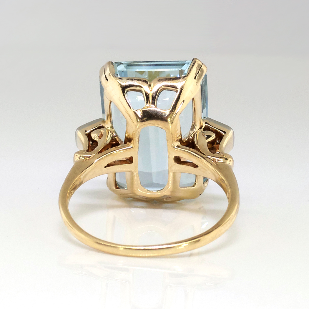 Vintage 1940's 12.79ct t.w. Emerald Cut Aquamarine & Diamond Cocktail — free download