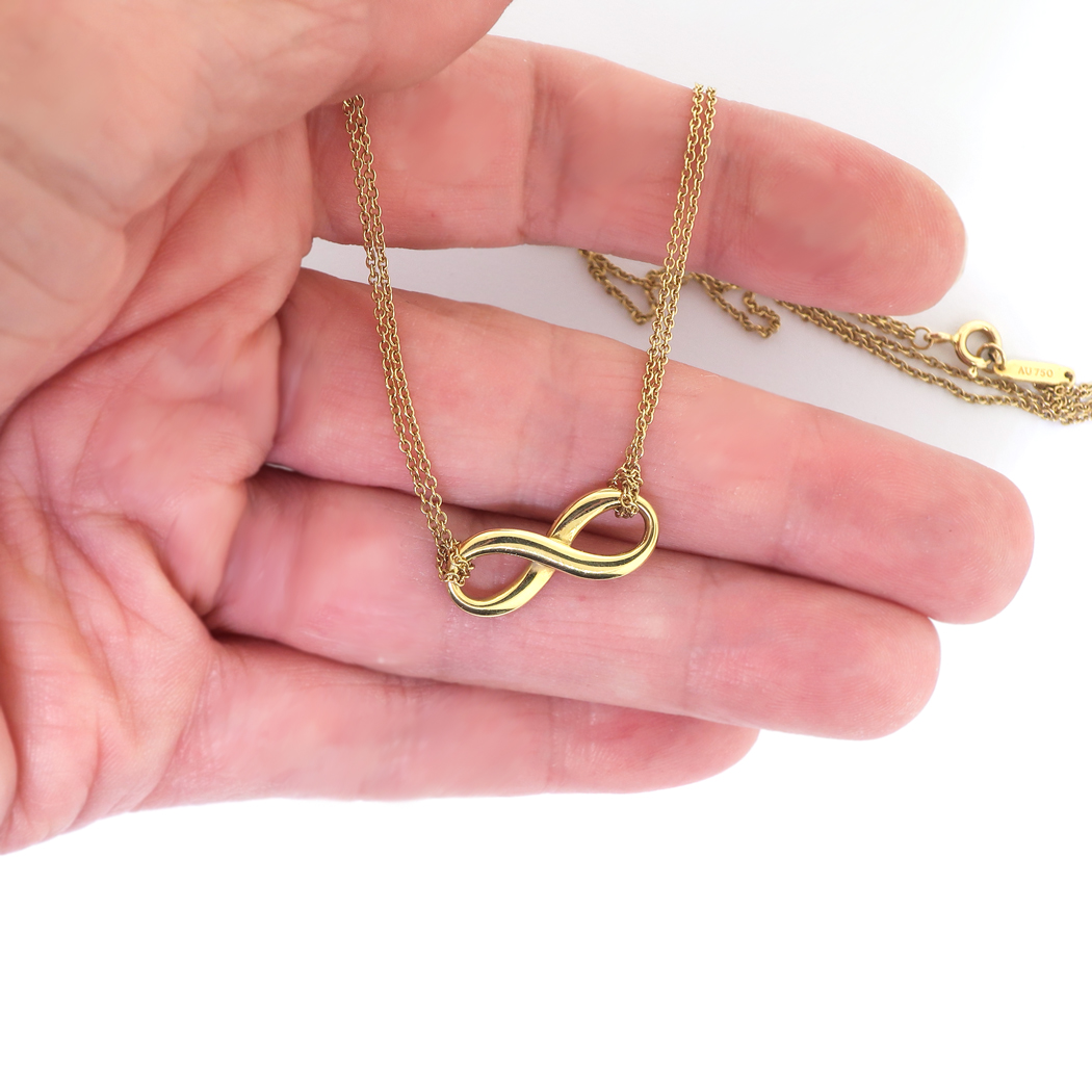 Estate Tiffany And Co Tiffany Infinity Pendant 18k Yellow Gold 16