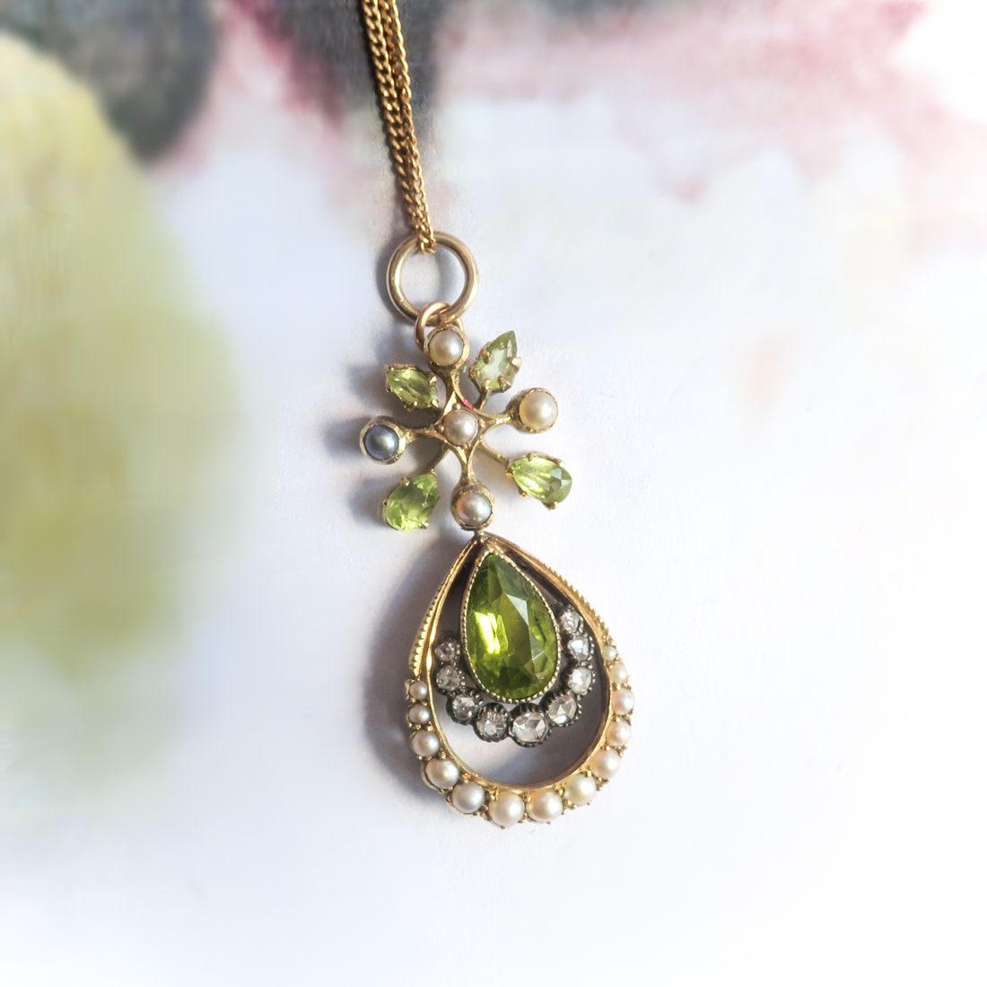 9ct Yellow Gold Antique Peridot and Pearl Necklace – BURLINGTON