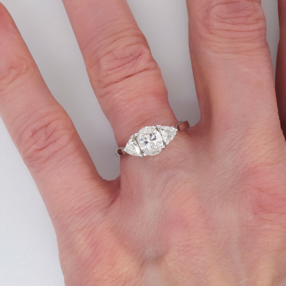 ring engagement diamond stone oval three trillion platinum hand 30ctw lovely antique jewelry