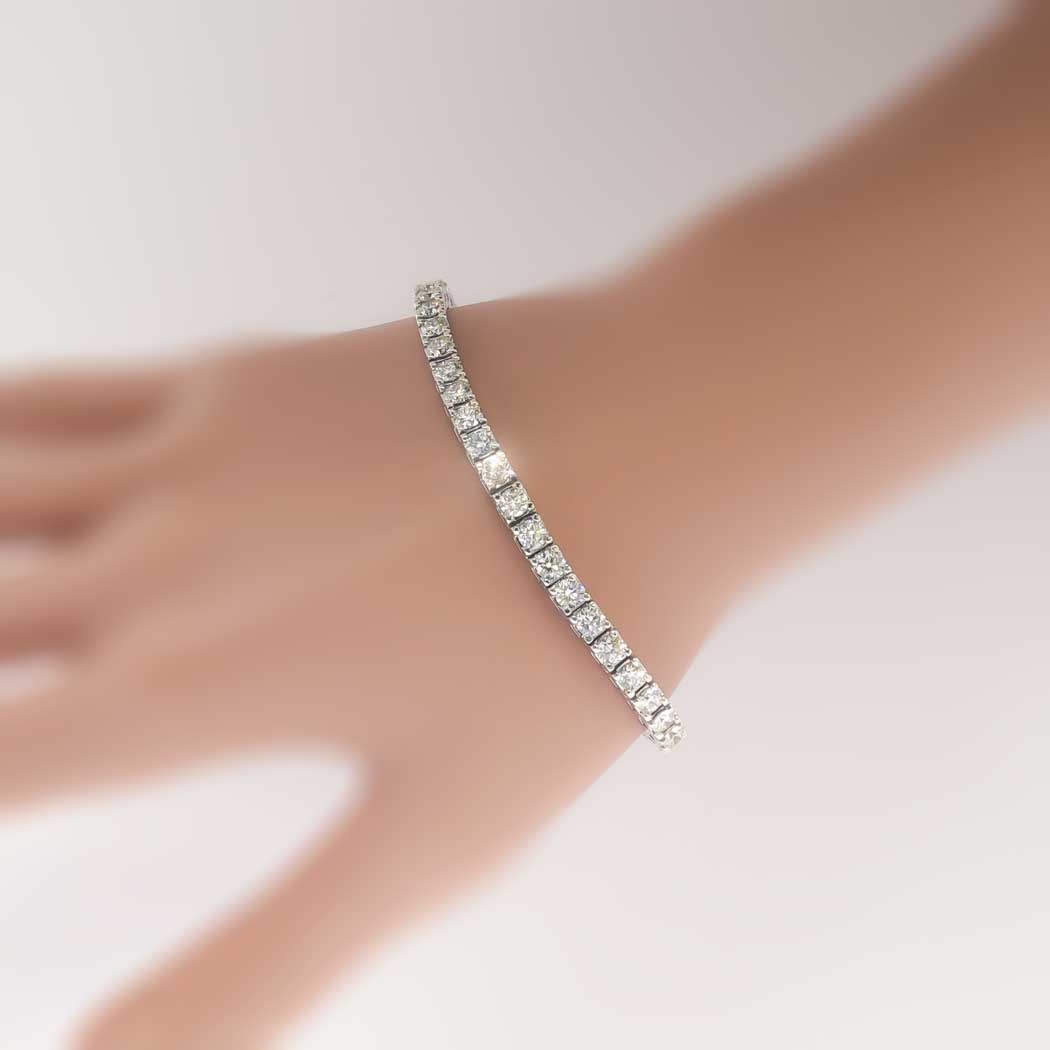 8 Carat T.W. Platinum Diamond Tennis Bracelet - YouTube